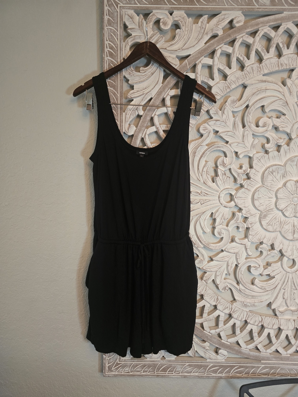 Express Women's Scoop Neck Sleeveless Tie Waist Romper Black S - Picture 2 of 9